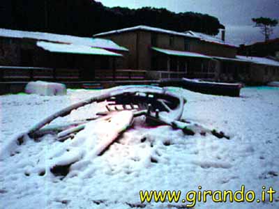 Follonica spiaggia innevata